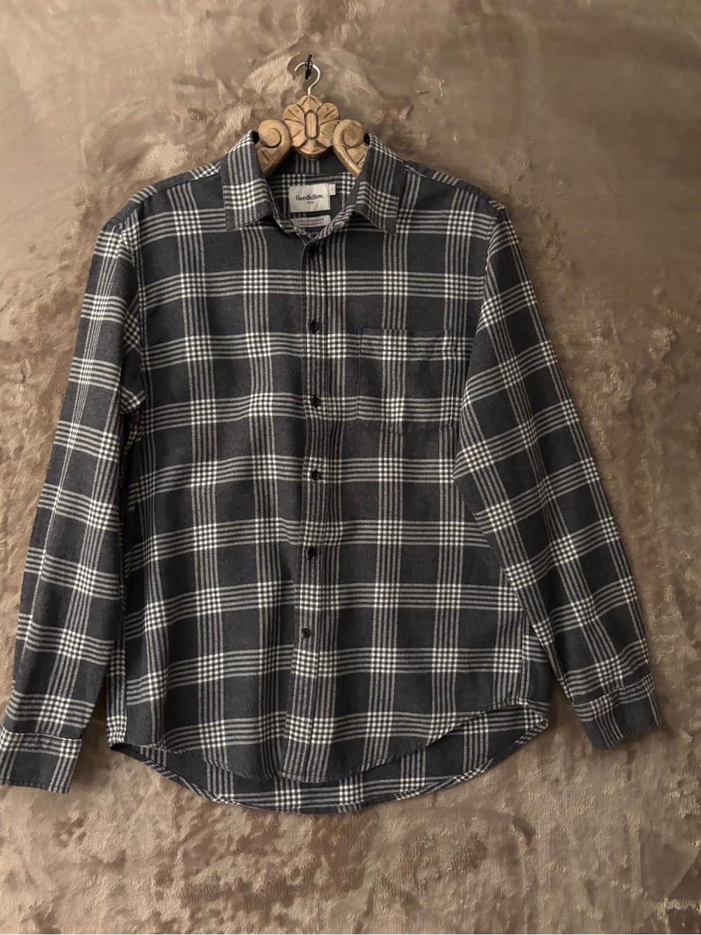 Goodfellow & Co Men’s Gray & White  Flannel Plaid Button-Down Shirt Size L
